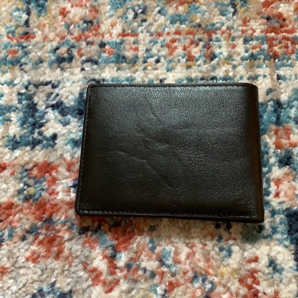 Perry Ellis Wallet - Picture 2 of 4